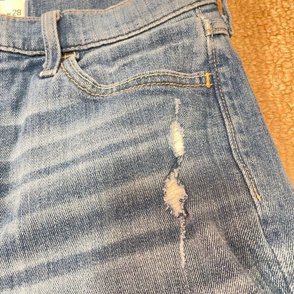 Hollister High Waist Distressed Medium Wash Denim Shorts - Size 28 - Picture 4 of 9